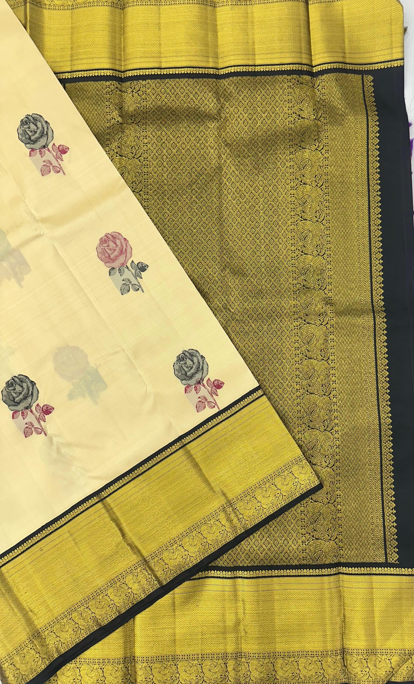 Ivory Bloom - 1G Handloom Kanchipuram HL01